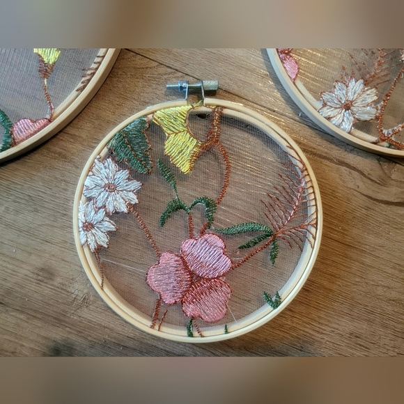 Handcrafted Floral Embroidered Tulle Embroidery Hoops - Picture 3 of 4
